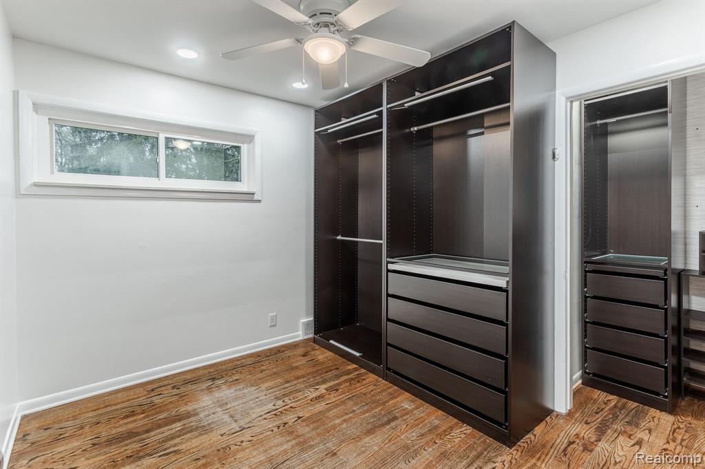 28430 Bayberry Road Farmington Hills, MI 48331 - Photo 13 of 21 Gallery Image 13