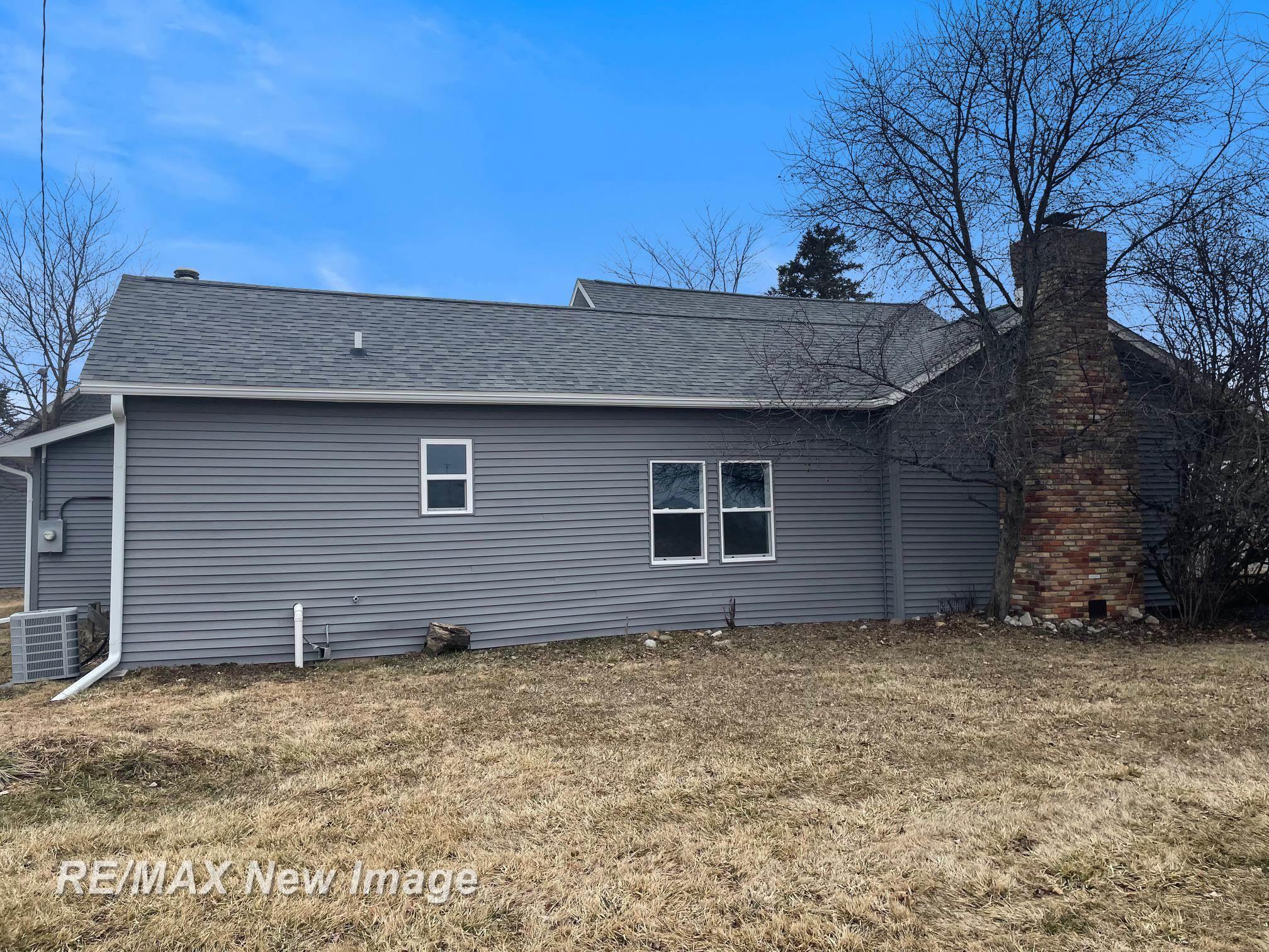 3874 East Kent Road Freeland, MI 48623 - Photo 4 of 28