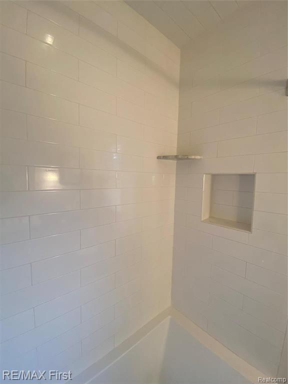 240 Fisher Road Grosse Pointe Farms, MI 48230 - Photo 26 of 54