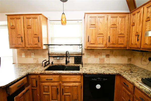 $2,450 | 3929 Alto Avenue, Carrollton, TX 75007