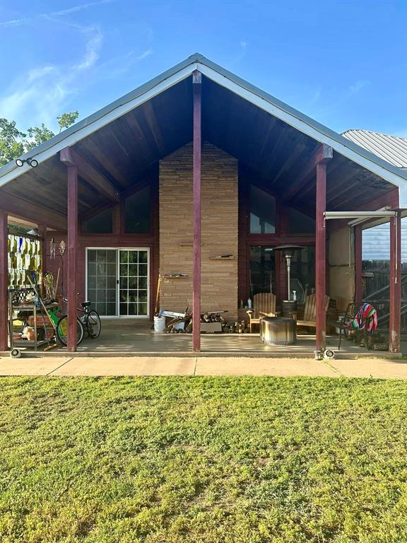 600 Mercer Street Quanah, TX 79252 - Photo 26 of 28 a view of a house with a outdoor space
