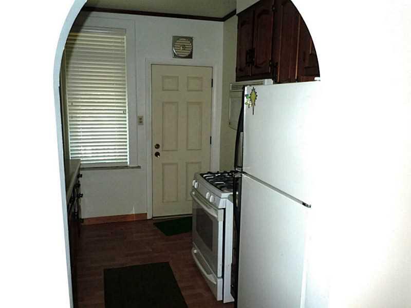 4135 Franklin Road Pittsburgh, PA 15214 - Photo 8 of 18 Kitchen.