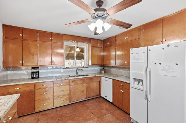 $695,000 | 505 Waldrip Street, Fredericksburg, TX 78624