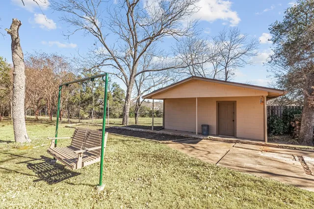 $695,000 | 505 Waldrip Street, Fredericksburg, TX 78624