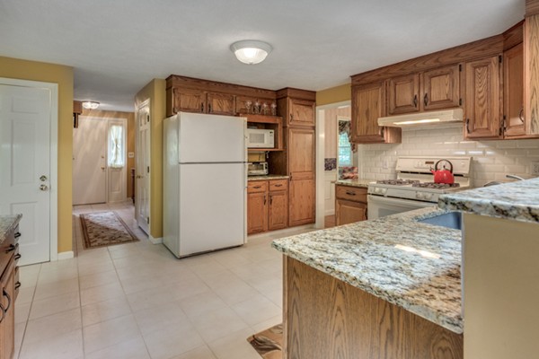 20 Hemlock Road Andover, MA 01810 - Photo 14 of 29 Gallery Image 14