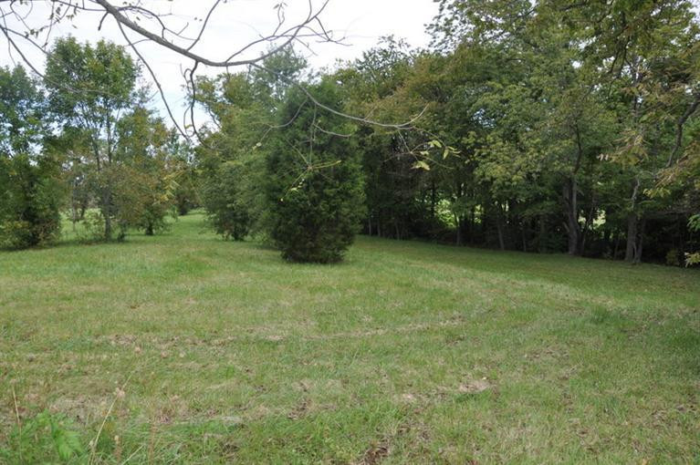 5353 Stewart Road Lexington, KY 40516 - Photo 3 of 22 Right hand side of property as you look