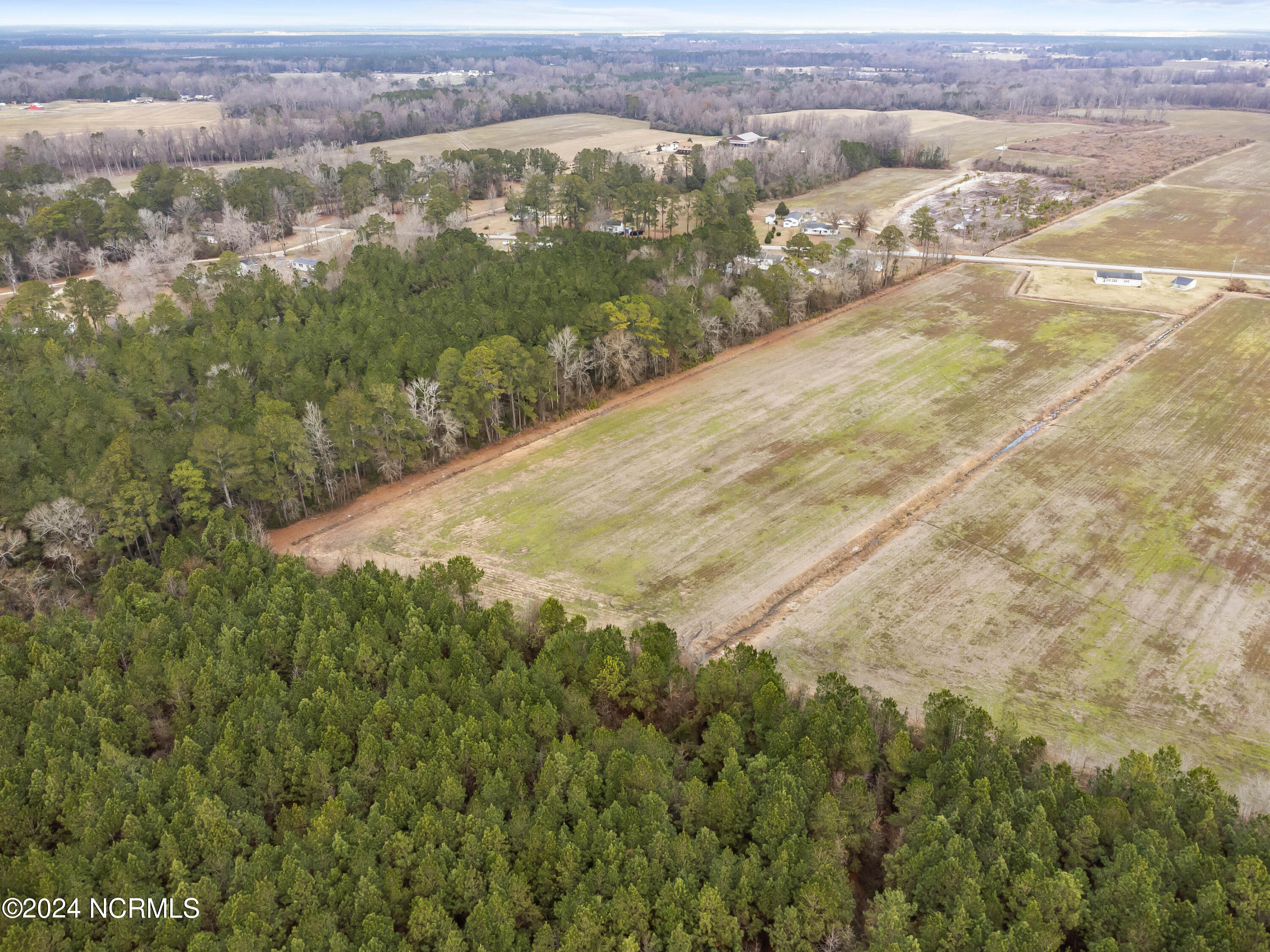 555 Richlands Loop Road Richlands, NC 28574 - Photo 8 of 33 3c