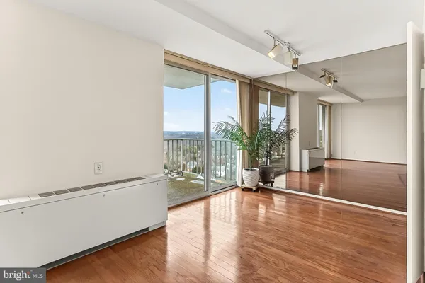 $389,000 | 301 North Beauregard Street, Unit 1608, Alexandria, VA 22312
