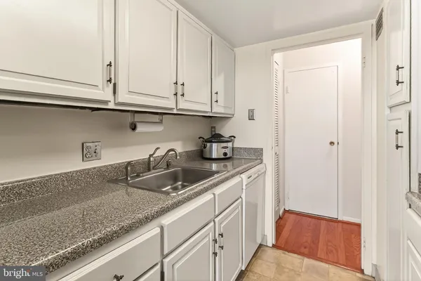 $389,000 | 301 North Beauregard Street, Unit 1608, Alexandria, VA 22312