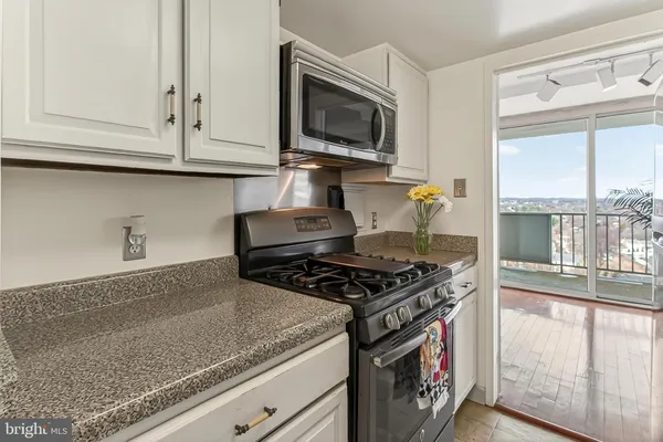 $389,000 | 301 North Beauregard Street, Unit 1608, Alexandria, VA 22312