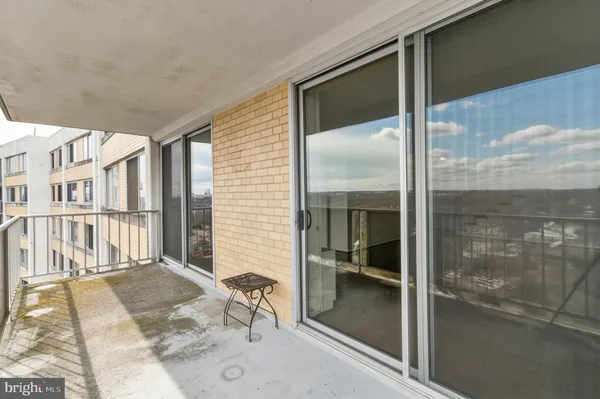 $389,000 | 301 North Beauregard Street, Unit 1608, Alexandria, VA 22312