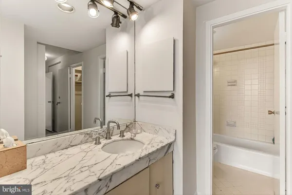 $389,000 | 301 North Beauregard Street, Unit 1608, Alexandria, VA 22312