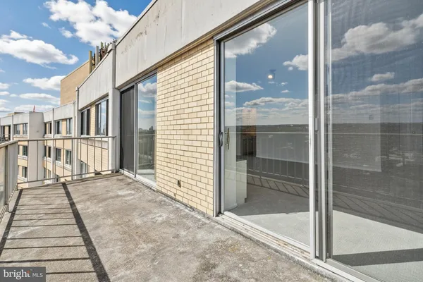 $389,000 | 301 North Beauregard Street, Unit 1608, Alexandria, VA 22312