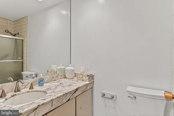 $389,000 | 301 North Beauregard Street, Unit 1608, Alexandria, VA 22312