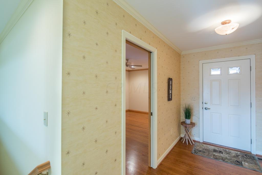 5725 Newgate Road Dublin, OH 43017 - Photo 3 of 37 Gallery Image 3