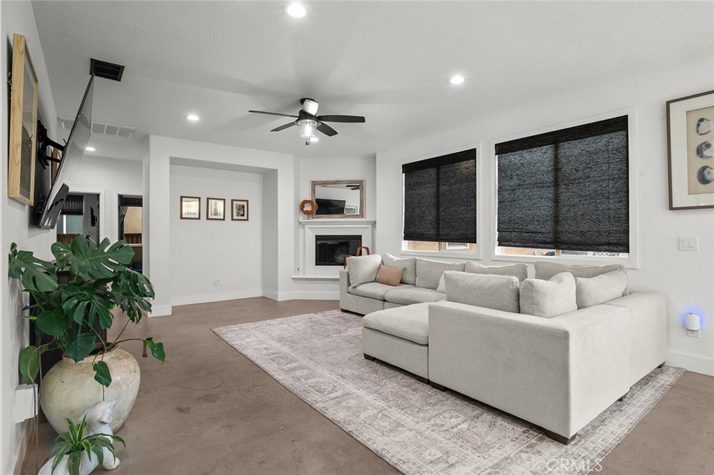 6945 Cedar Creek Road Eastvale, CA 92880 - Photo 7 of 44