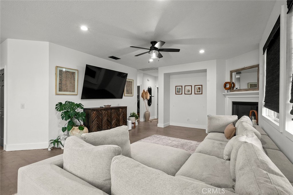 6945 Cedar Creek Road Eastvale, CA 92880 - Photo 8 of 44