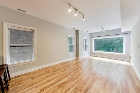 $419,800 | 4753 North Beacon Street, Unit 2, Chicago, IL 60640