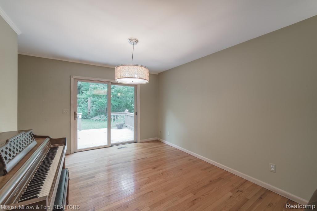 5195 Woodlane Road Clarkston, MI 48348 - Photo 14 of 50 DINING ROOM