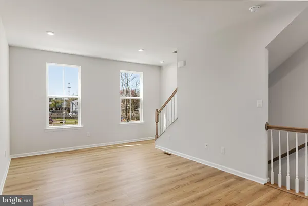 $2,900 | 10 Sidney Lane, Stratford, NJ 08084