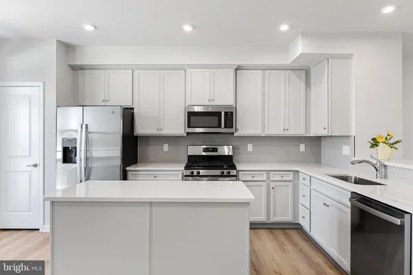 $2,900 | 10 Sidney Lane, Stratford, NJ 08084