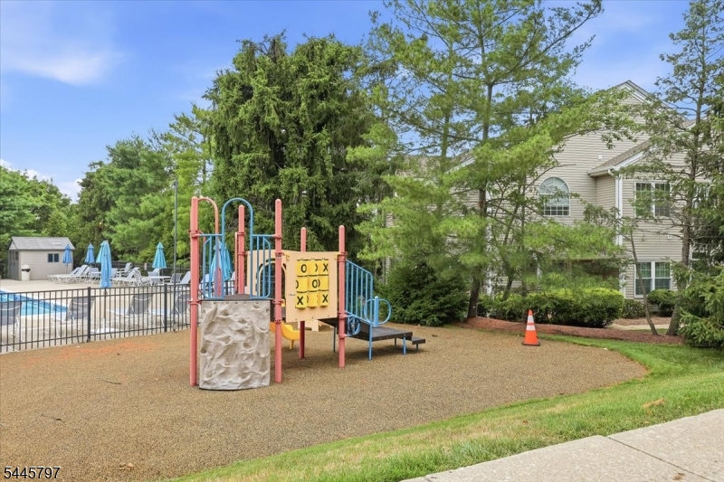 246 Long Meadow Road Bedminster, NJ 07921 - Photo 34 of 36