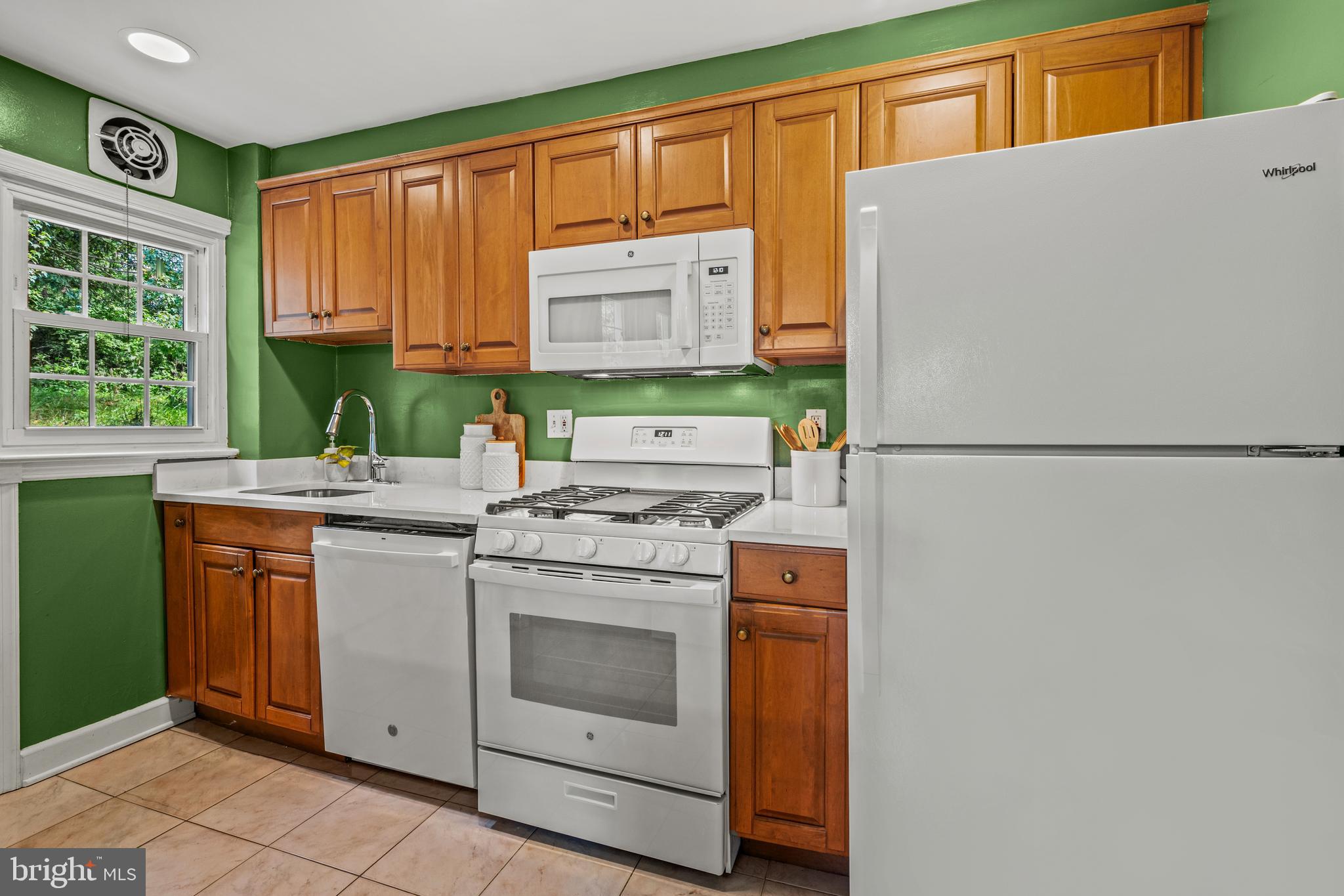 5203 Falls Road, Unit 6 Baltimore, MD 21210 - Photo 9 of 34 Kitchen