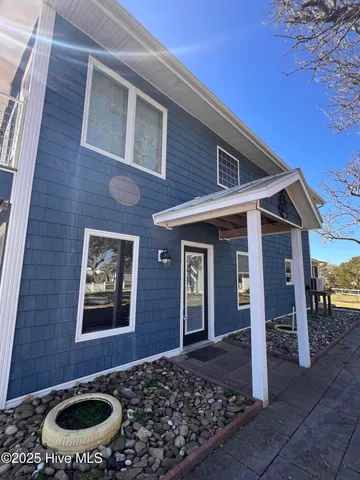 $2,800 | 247 Shore Drive, Atlantic Beach, NC 28512