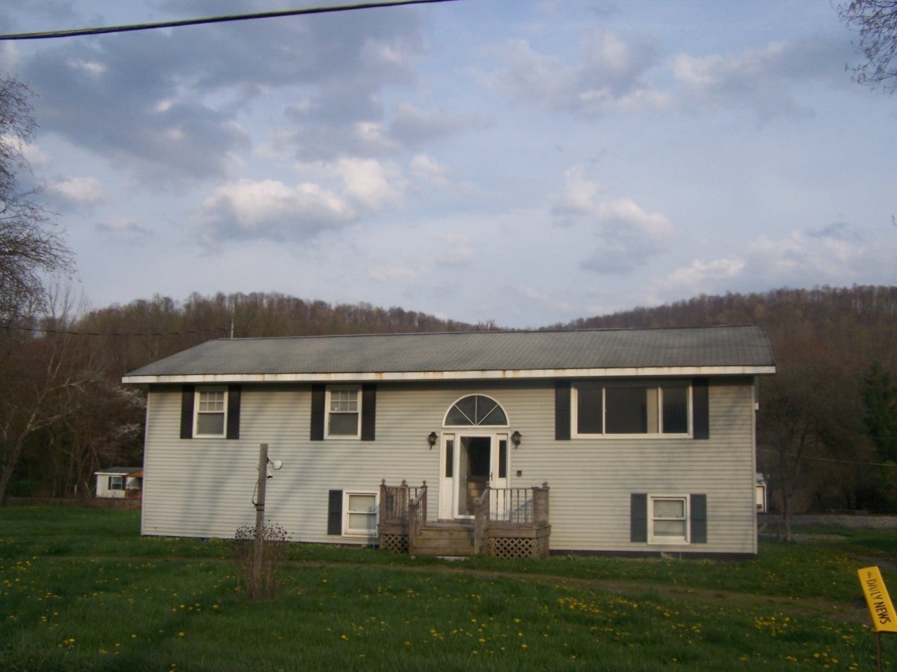 34 Hc Road Rupert, WV 25984 - Photo 1 of 4 Front View