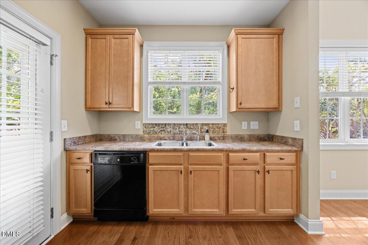 6317 Grove Estates Terrace Raleigh, NC 27606 - Photo 9 of 30 Gallery Image 9