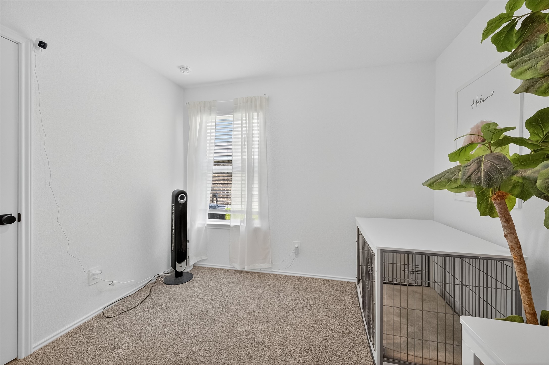 24422 Oriole Summit Drive Spring, TX 77373 - Photo 13 of 20 a view of entryway with a potted plant