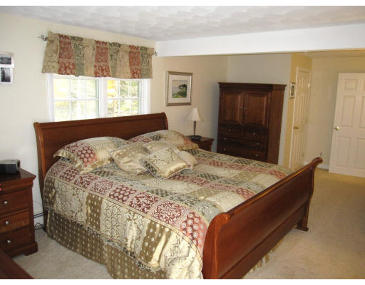 29 Peter Road North Reading, MA 01864 - Photo 9 of 19 Gallery Image 9