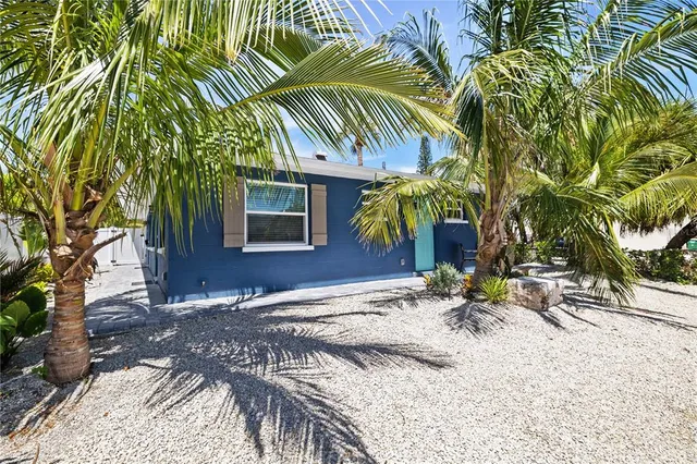 $1,150,000 | 3016 Gulf Drive, Holmes Beach, FL 34217