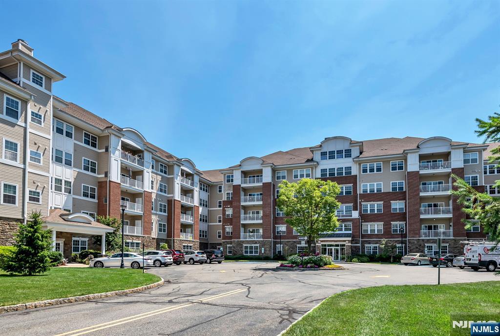 4203 Warren's Way Wanaque, NJ 07465 - Photo 2 of 35