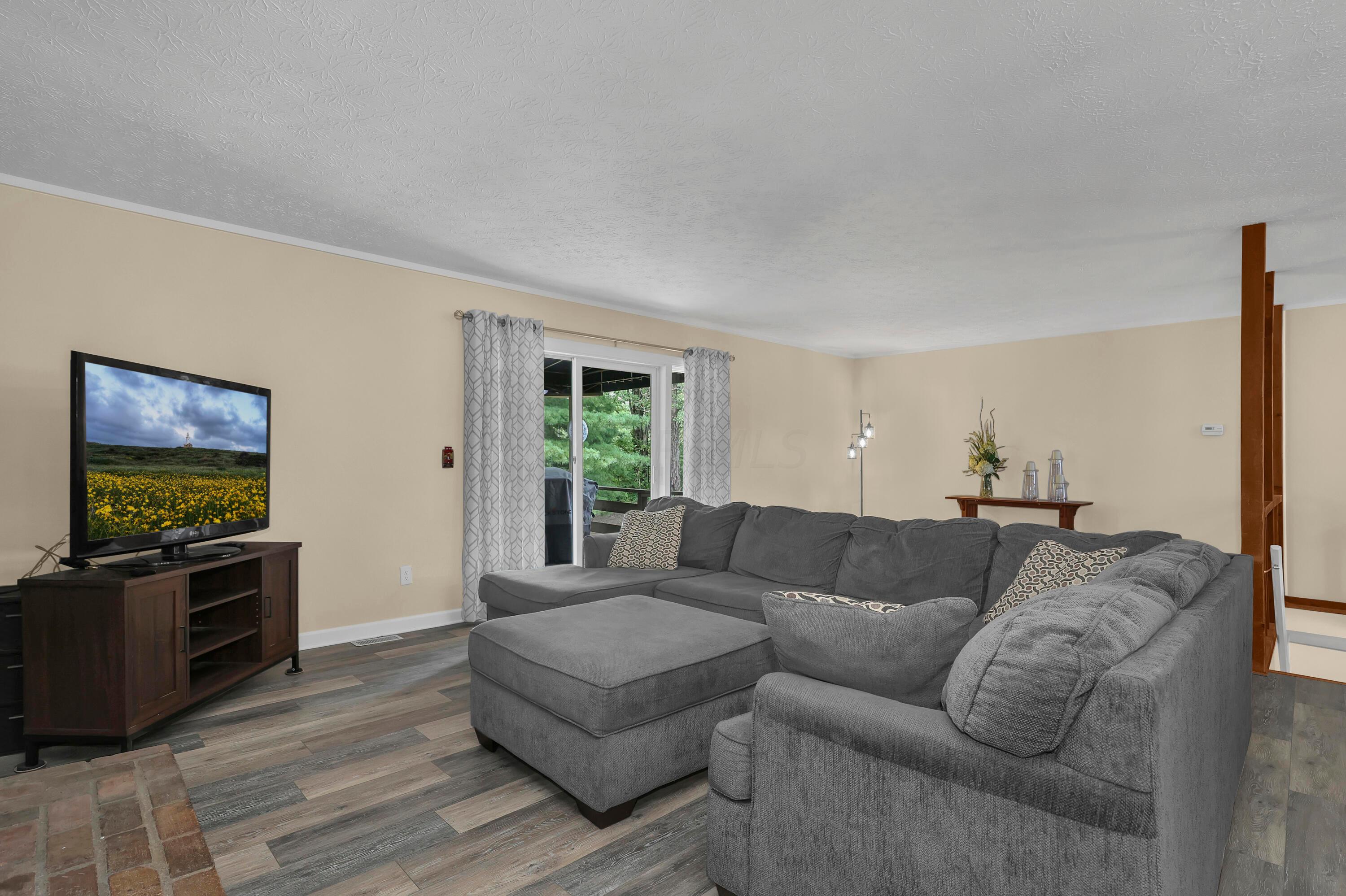 1060 South Watkins Road Alexandria, OH 43001 - Photo 14 of 47 0G7A6747