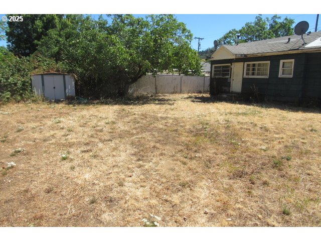 119 Walnut Street Myrtle Creek, OR 97457 - Photo 5 of 6