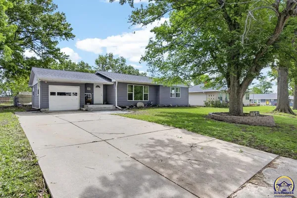 $229,750 | 504 Montana Avenue, Holton, KS 66436