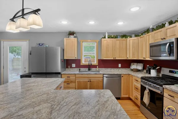 $229,750 | 504 Montana Avenue, Holton, KS 66436
