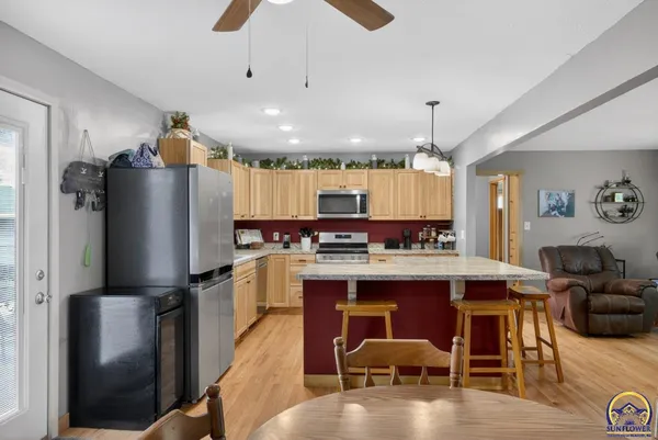 $229,750 | 504 Montana Avenue, Holton, KS 66436
