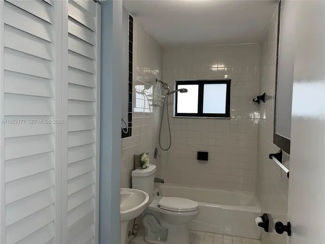 $4,000 | 3297 Southwest 26th Street, Unit 3299, Miami, FL 33133