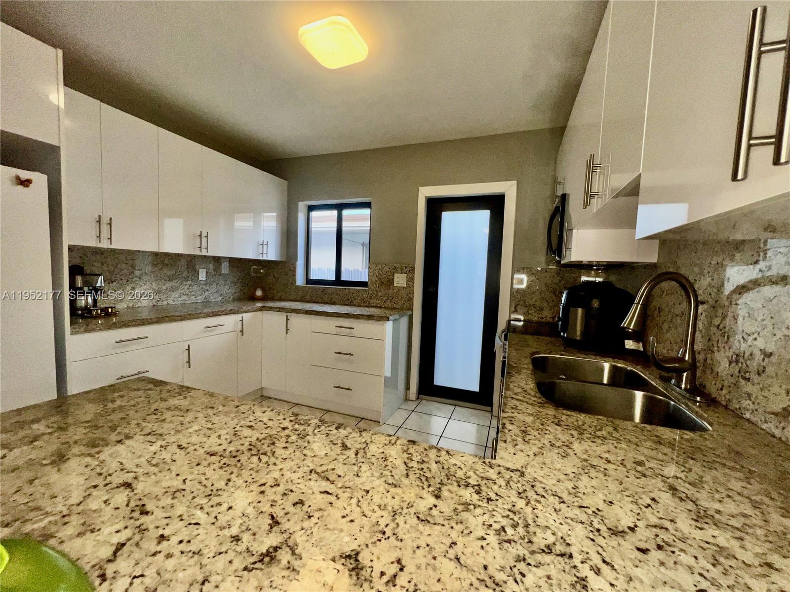 3297 Southwest 26th Street, Unit 3299 Miami, FL 33133 - Photo 4 of 39