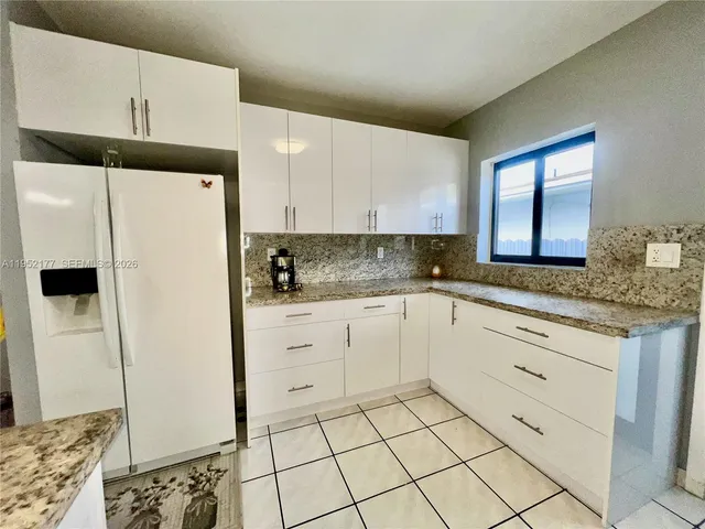 $4,000 | 3297 Southwest 26th Street, Unit 3299, Miami, FL 33133