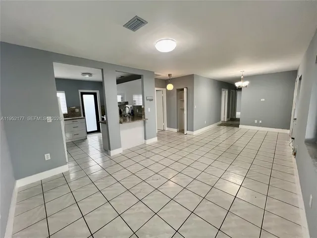 $4,000 | 3297 Southwest 26th Street, Unit 3299, Miami, FL 33133