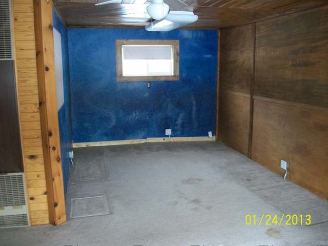 1124 South Oneida Avenue Rhinelander, WI 54501 - Photo 4 of 7 Gallery Image 4