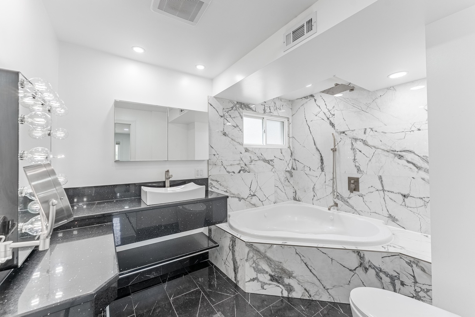 22819 Davy Court Plainfield, IL 60586 - Photo 25 of 36 a bathroom with a bathtub and a sink