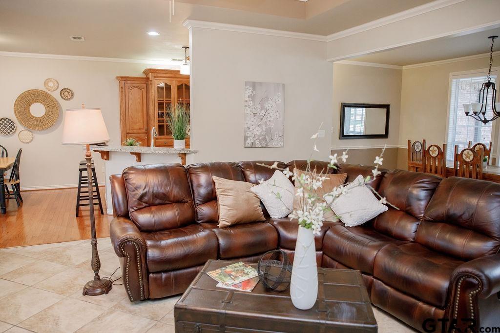 1614 Pineview Lane Hideaway, TX 75771 - Photo 20 of 48 a living room with furniture