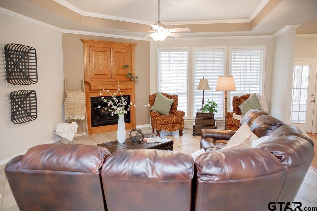 1614 Pineview Lane Hideaway, TX 75771 - Photo 25 of 48 a living room with furniture