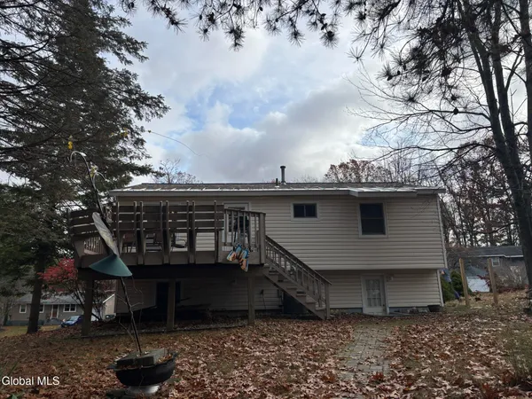 $2,900 | 52 Trottingham Road, Saratoga Springs, NY 12866