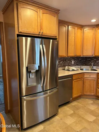 $2,900 | 52 Trottingham Road, Saratoga Springs, NY 12866