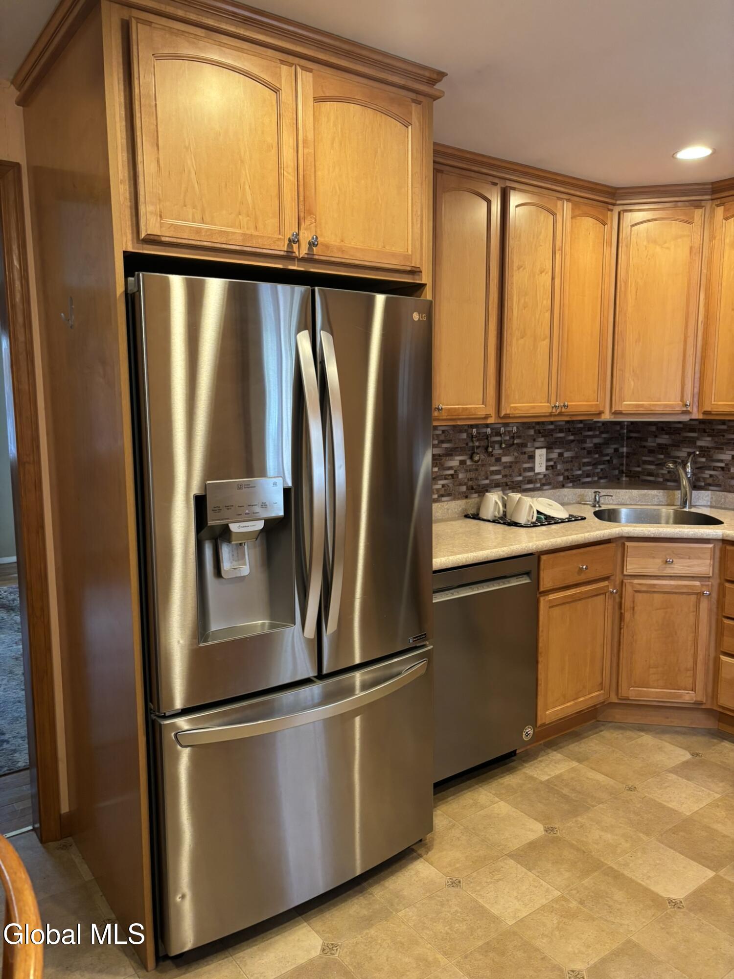 52 Trottingham Road Saratoga Springs, NY 12866 - Photo 6 of 35 IMG_7213